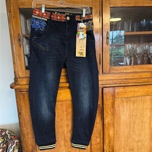 Desigual Women's Dark Blue Embroidered Jeans Sz 26 NWT $159.99